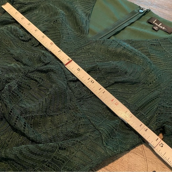 LULUS Forest Green “Harlow” Ruched Fitted Dress with Lace Overlay, NWT - Picture 9 of 16